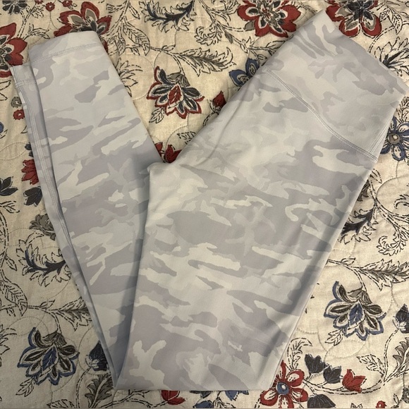 lululemon athletica Pants - Lululemon Wunder Under Super High Rise Tight Luxtreme 28”